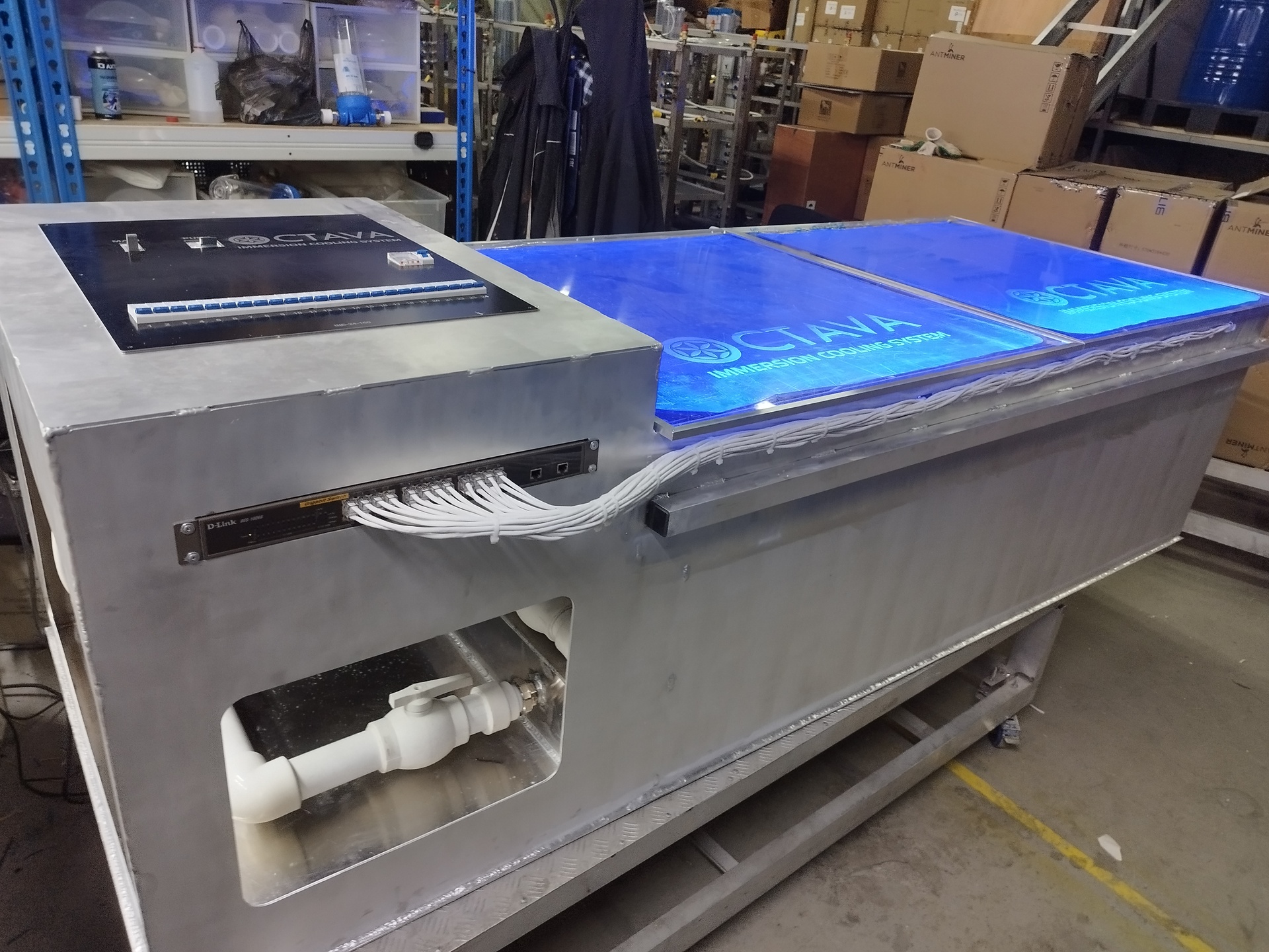 OCTAVA C24 Установка иммерсионного охлаждения (Octava Coolant - 1000л, Прозрачные с подсветкой С24, До 96кВт Криптокотел, Термореле)