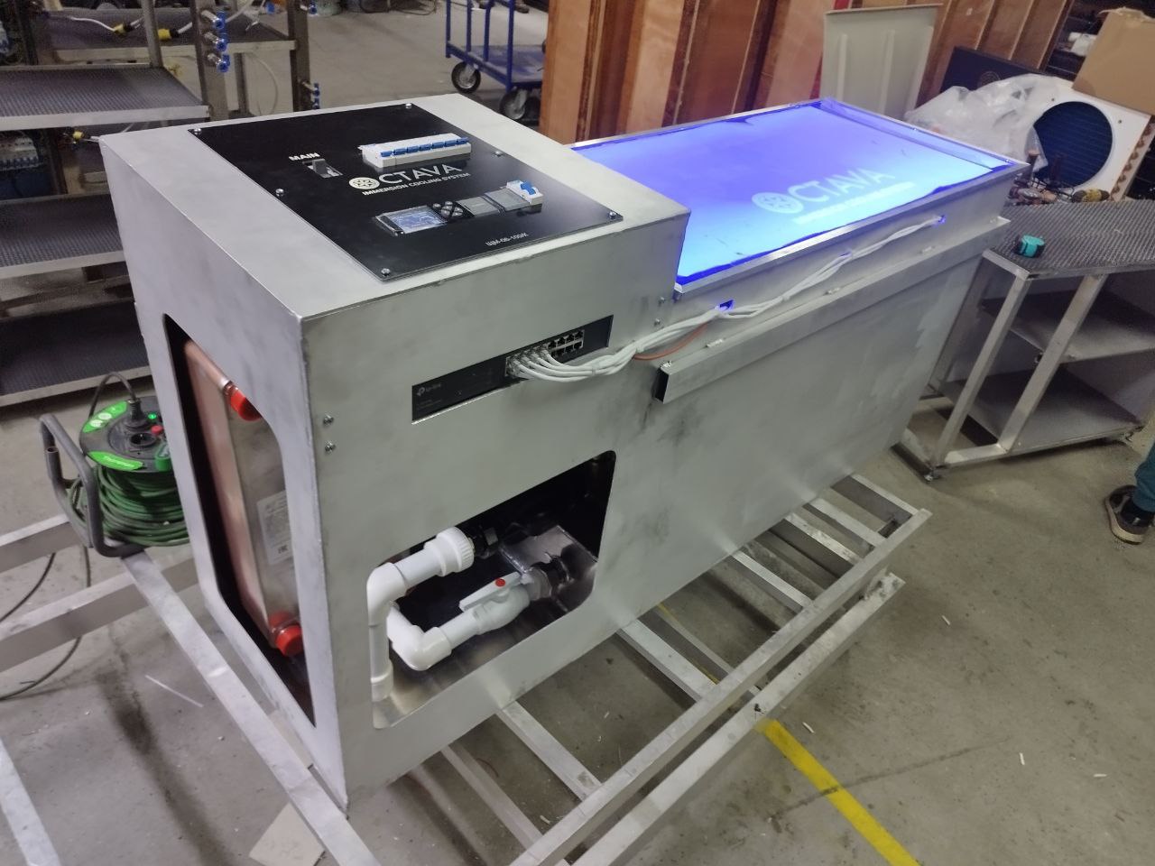 OCTAVA C6 Установка иммерсионного охлаждения (Octava Coolant - 240л, Глухая, До 48кВт Криптокотел, Термореле)